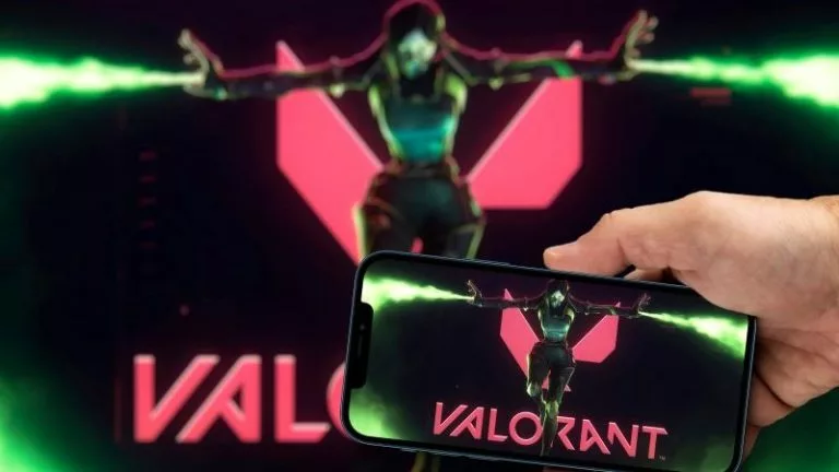 Play Valorant on your mobile
