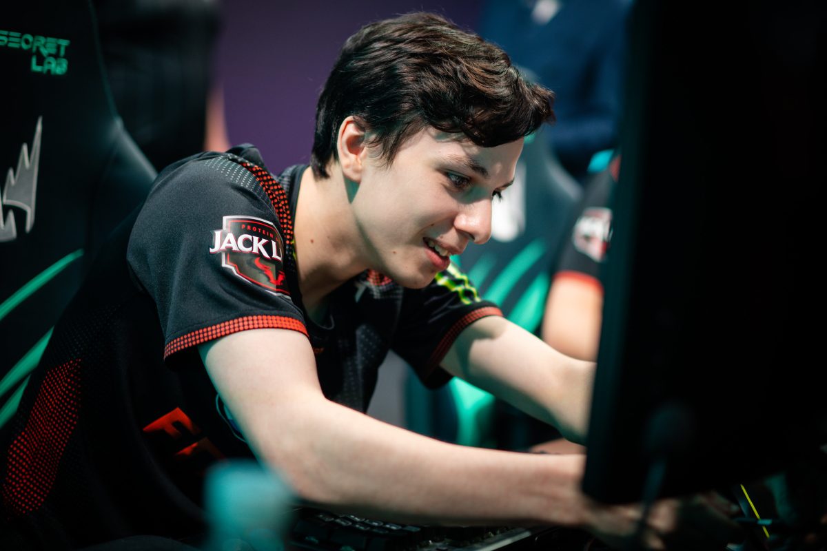 Featured image for “LEC: Fnatic to face Misfits in the playoffs on stage”