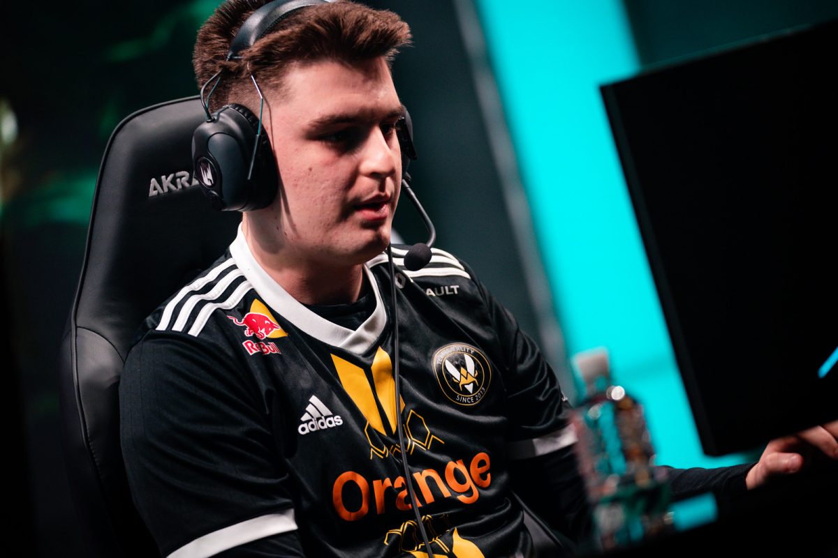 Featured image for “Sources: AD carry Comp to join Rogue’s LEC squad for 2022”