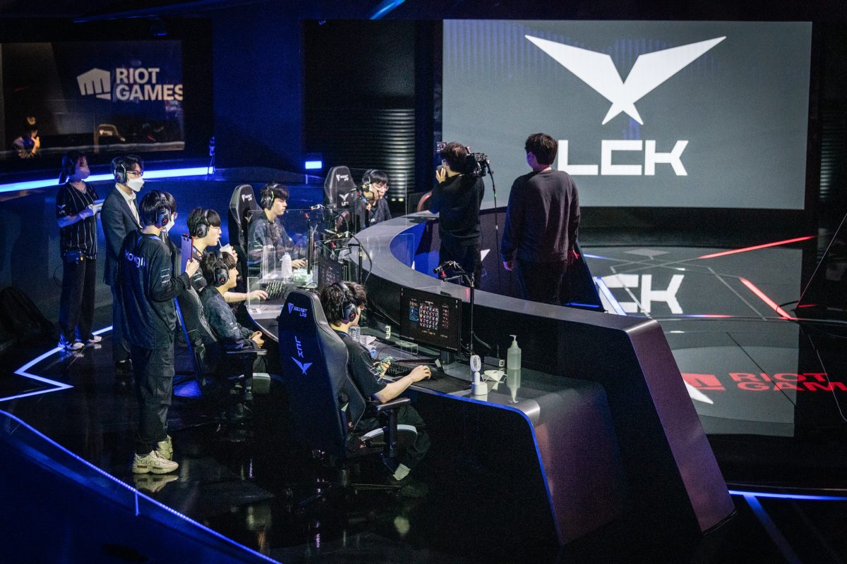 Featured image for “Regrettable: LCK’s LAN obsession may cost it dearly as Covid-19 cases soar in South Korea”
