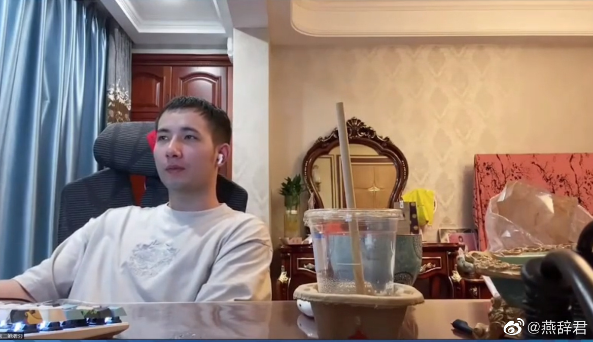 Featured image for “Fy’s new haircut has the Chinese fans losing their minds”
