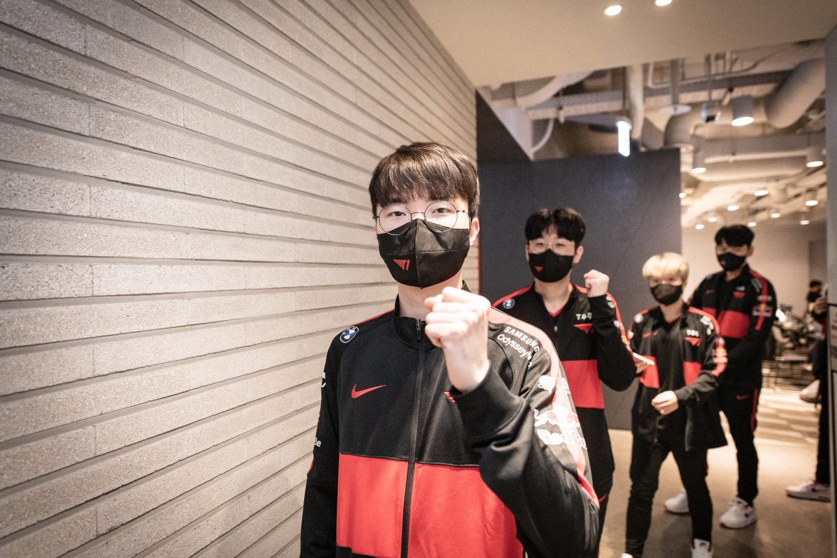 Featured image for “LoL Rewind, July 4-10: LPL and LCK seasons heat up during Riot’s off week”