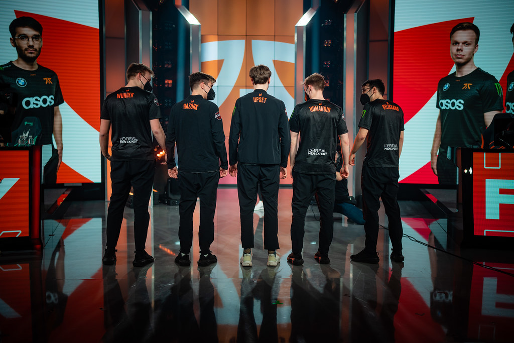 Featured image for “Why are Fnatic struggling in the 2022 LEC summer split”