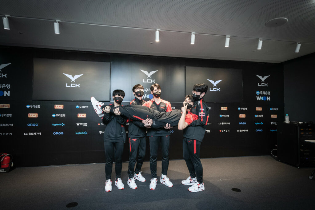 T1 have qualified for the 2022 World Championship after beating DWG KIA in the LCK semifinals.