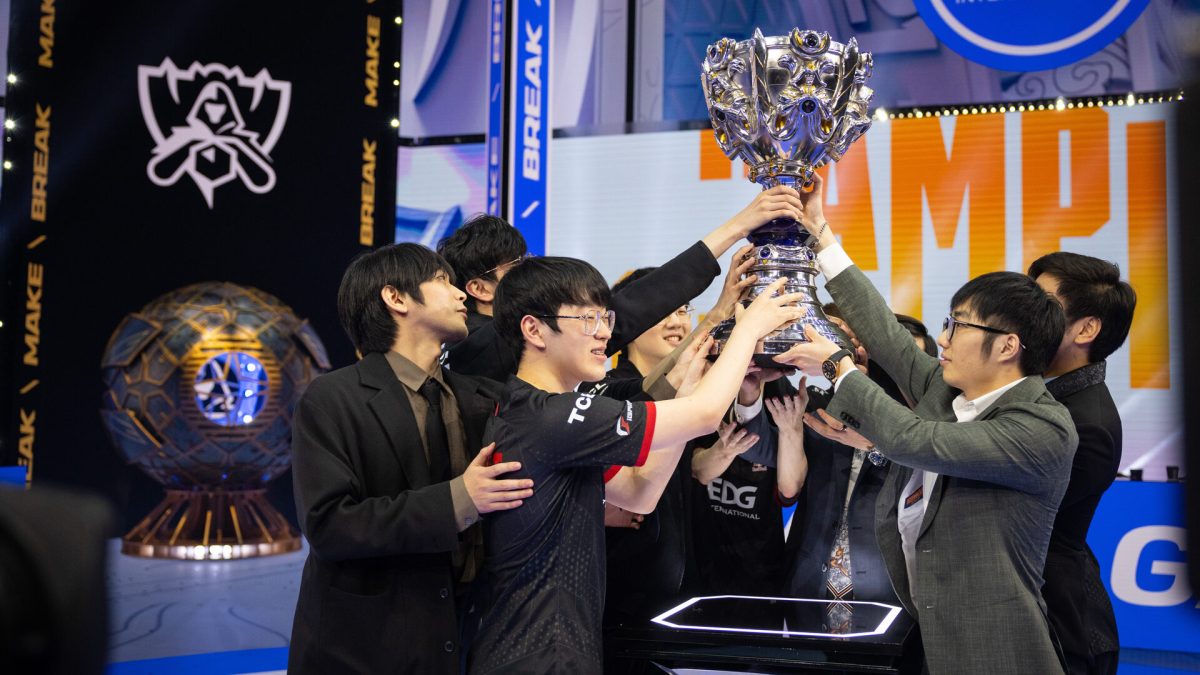 Featured image for “LoL World Championship doesn’t have double-elimination bracket, but VALORANT does”