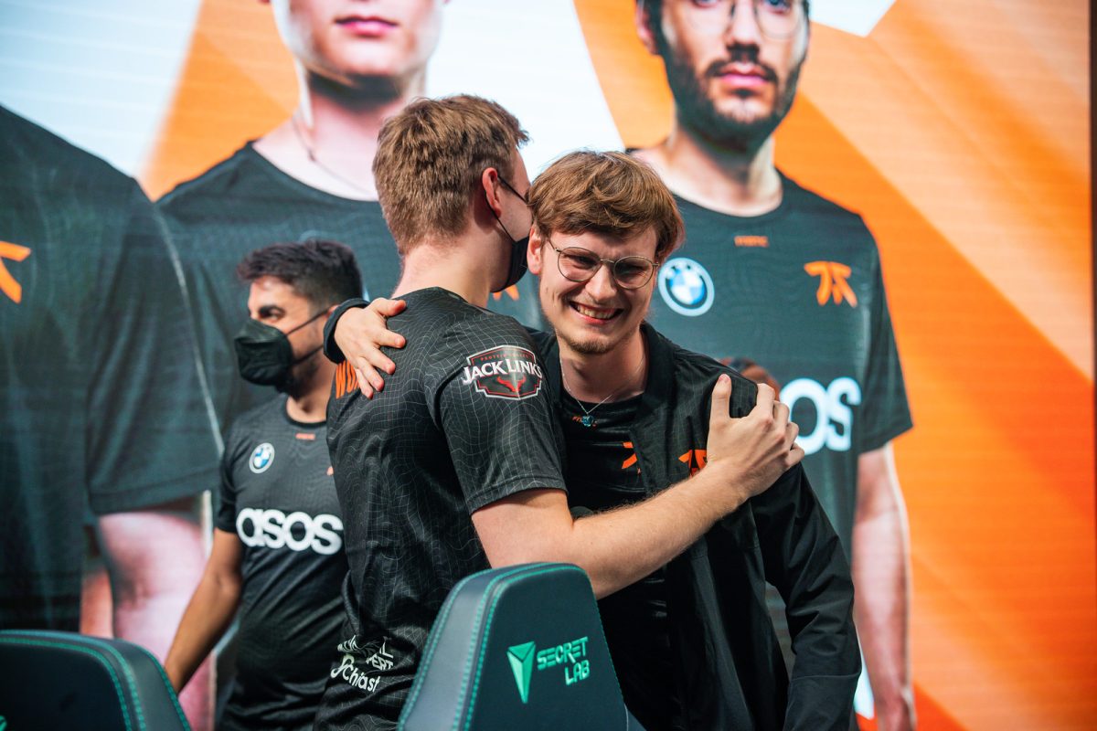 Featured image for “Fnatic’s Upset scores the first Pentakill of Worlds 2022”