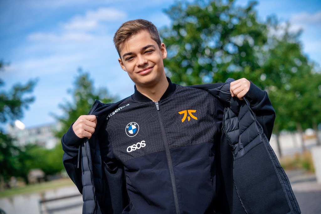 Bean will step in for Upset on Fnatic at Worlds 2022 play-ins