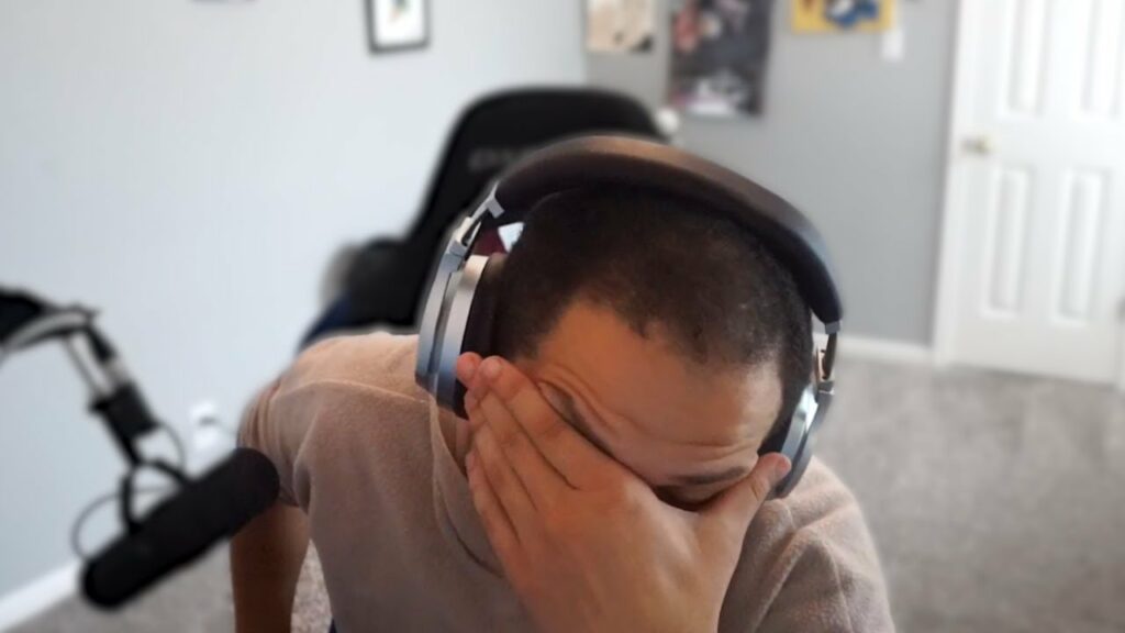 Twitch streamer Erobb221 dropped iPhone