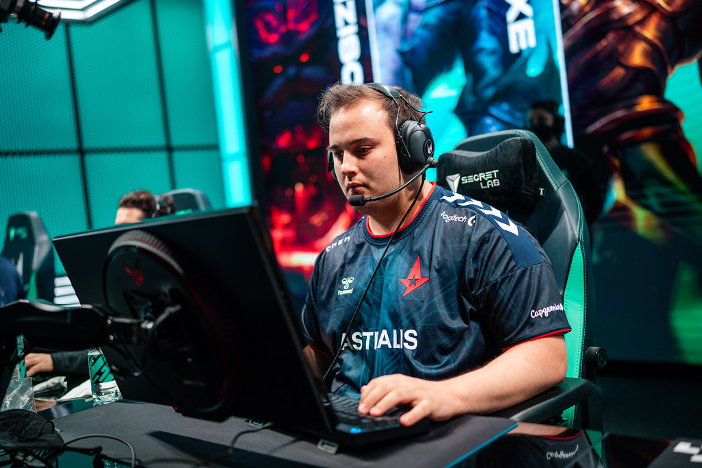Dajor has been part of Astralis' LEC roster since 2022, and his contract extends beyond the season, if the team stays in the league in 2023.