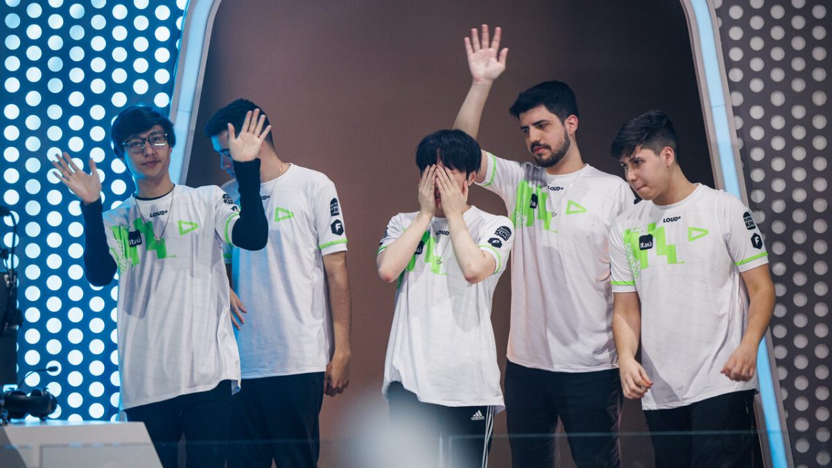 Featured image for “LOUD’s jungler, Croc, in tears on Worlds 2022 stage as he might leave for military service”