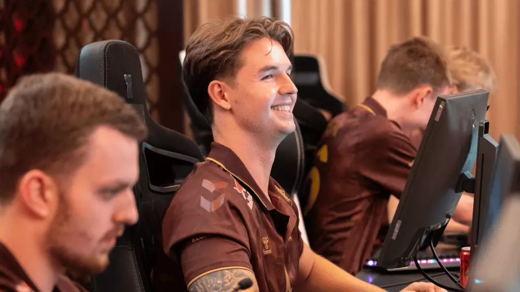 dev1ce is returning to Astralis in early 2025.