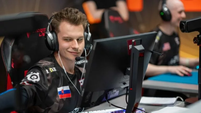 Photo taken of FaZe Clan frozen at PGL Bucharest 2025. Frozen top-fragged in the FaZe vs. Vitality match in the StarLadder Budapest Major Stage 3.